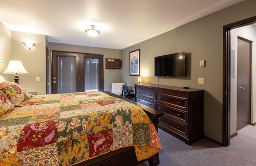 Hood River Condominio | Quaint 1 bedroom, 2 bath, sleeps 4, downtown, parking, easy come easy go