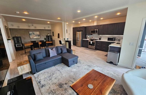 Cleveland Heights Condominio | Quaint 1-bedroom condo on the lake in Oakland Lake Merritt area