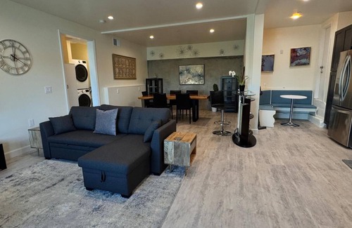 Cleveland Heights Condominio | Quaint 1-bedroom condo on the lake in Oakland Lake Merritt area
