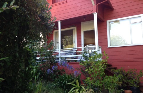 Sausalito Casa | Quaint 2 bdrm 1 bath home in Sausalito CA