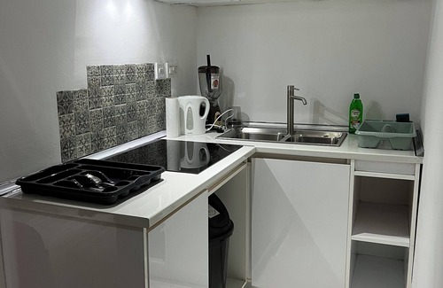 Labone Apartamento | Quaint 2-bedroom apartment with AC in charming Accra