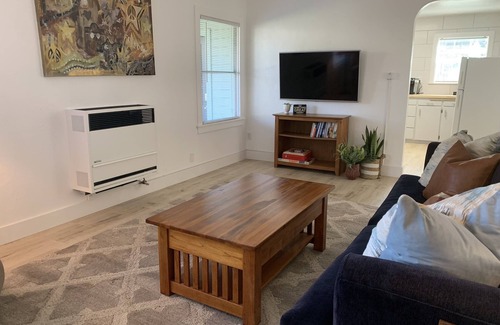Cloverdale Apartamento | Quaint 2 Bedroom Flat Downtown