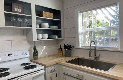 Cloverdale Apartamento | Quaint 2 Bedroom Flat Downtown
