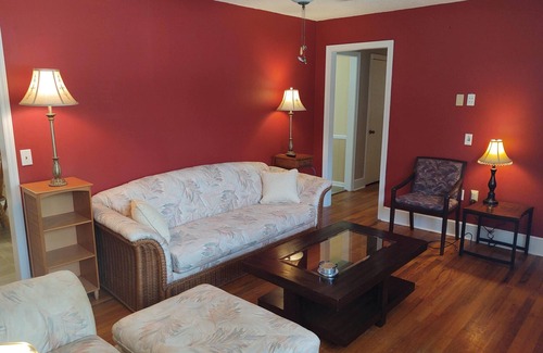 Cayce Casa | Quaint 3 Bdrm home w/in minutes of USC, Downtown Columbia, Ft Jackson and more
