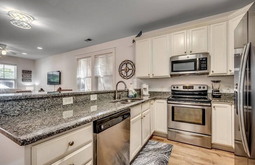 Windy Hill Villa | Quaint 3 Bedroom Townhome with Private Courtyard