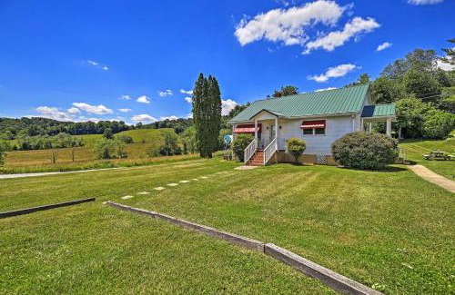 Independence Casa | Quaint and Scenic Country Cottage, 3 Mi to New River