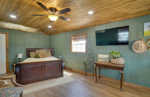 Bandera Apartamento | Quaint Bandera Retreat w/ Fire Pit: 3 Mi to Hiking