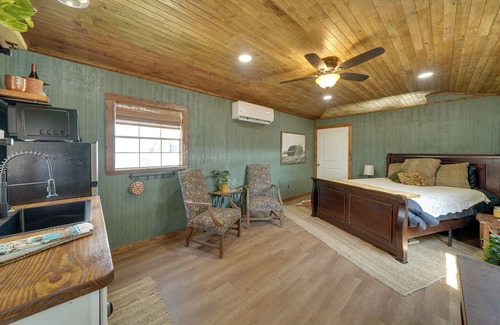 Bandera Apartamento | Quaint Bandera Retreat w/ Fire Pit: 3 Mi to Hiking