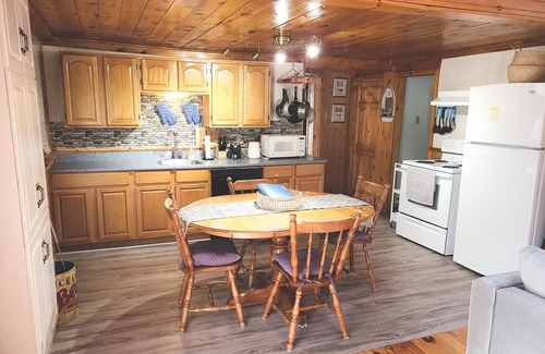 The Bluff Cabaña | Quaint beach cottage only 6 minute walk to famous Parlee Beach