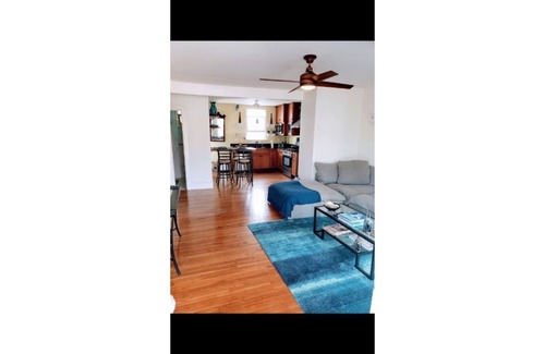 Fort MacArthur Casa | Quaint Beach House aka Betty