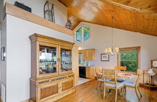 Blowing Rock Cabina | Quaint Cabin on Appalachian Mountain