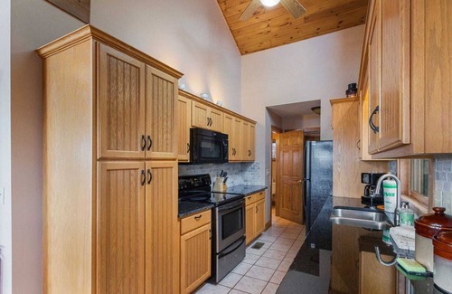 Blowing Rock Cabina | Quaint Cabin on Appalachian Mountain
