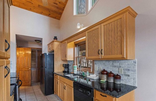 Blowing Rock Cabina | Quaint Cabin on Appalachian Mountain