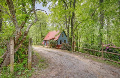 Laurel Springs Casa | Quaint Cabin with Stream in Blue Ridge!