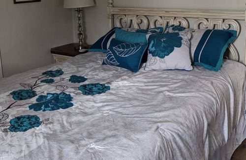 Ida Cabaña | Quaint Cottage 10 minutes from Greer's Ferry Lake and the Little Red River