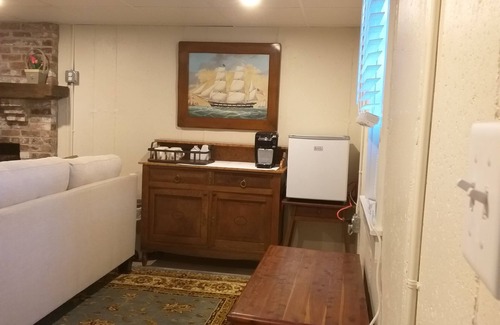 East Orleans Casa | Quaint Cottage in Desirable East Orleans