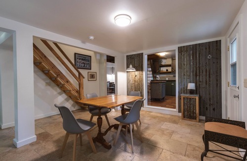 Bladensburg Casa | Quaint cottage in the woods with swim spa