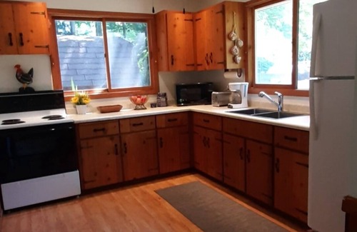 Point Clark Cabaña | Quaint cottage, walking distance to beach.