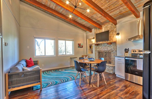 Canyon Lake Cabaña | Quaint Cottages in Canyon Lake! Perfect for kids!