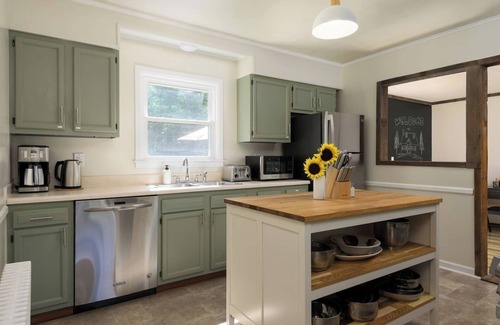 New Paltz Casa | Quaint & Cozy Cottage | Close To Town Pet Friendly