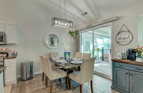 Wilmington Casa | Quaint, Cozy, Very Clean & Close to the BEACH 3 bedroom home w/ sunroom & office
