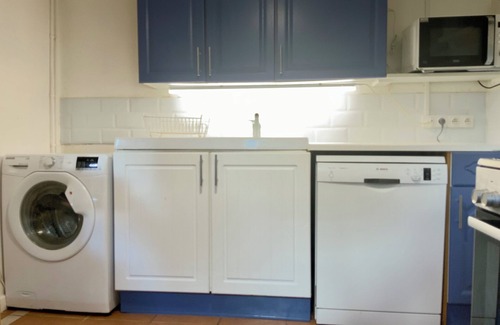 Fougerolles-du-Plessis Cabaña | Quaint two bedroom house in rural France with sunny garden.