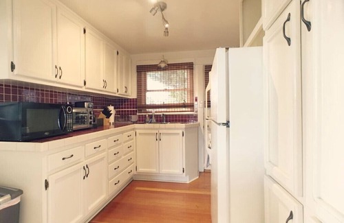 University Heights Apartamento | Quaint Hillcrest home w/ character in perfect spot