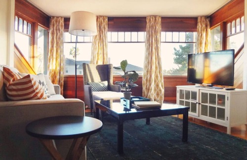 University Heights Apartamento | Quaint Hillcrest home w/ character in perfect spot