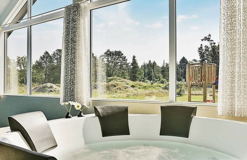 Frederiksvaerk Casa | Pintoresca casa de vacaciones en Frederiksværk con piscina
