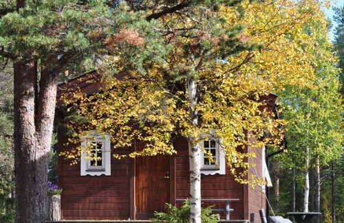 Sorsele Casa | Pintoresca casa de vacaciones en los bosques de Laponia junto al río