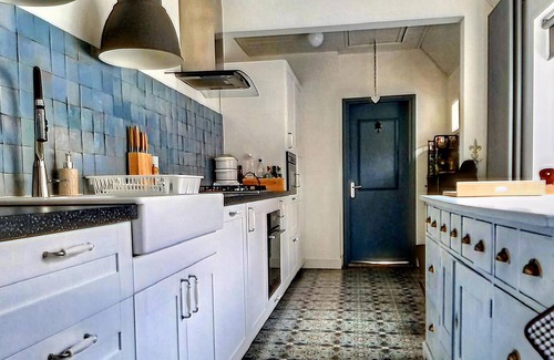 Lamswaarde Casa | Quaint holiday home in Lamswaarde with garden