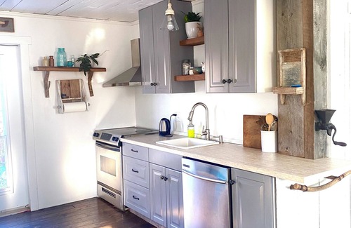 Chester Basin Casa | Quaint home conveniently located between Chester and Mahone Bay.