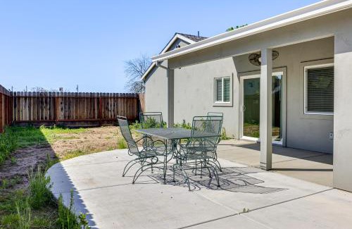 Hughson Casa | Quaint Hughson Vacation Rental, Walk to Downtown!