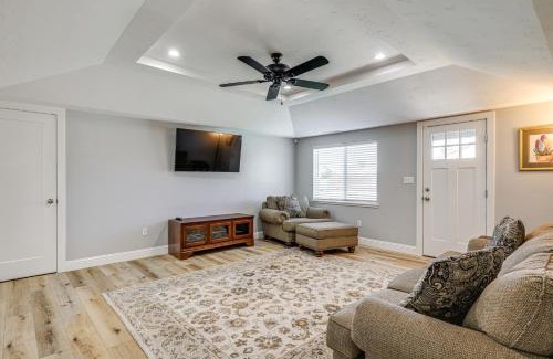 Hughson Casa | Quaint Hughson Vacation Rental, Walk to Downtown!