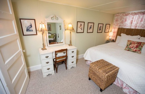 Historic Downtown Manteo Cabaña | Pintoresco loft en el corazón del casco antiguo de Manteo, en la histórica isla de Roanoke, OBX
