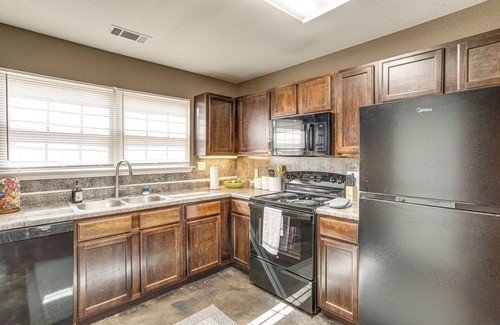 Pocahontas Casa | Quaint Pocahontas Townhome, Central Location!