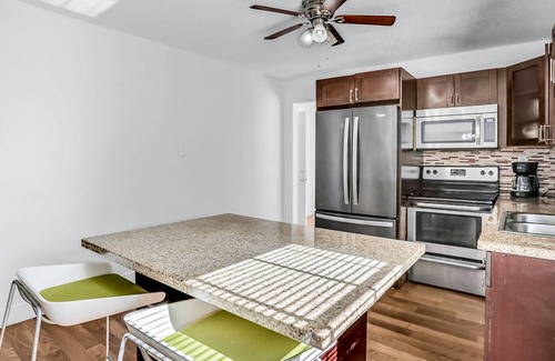 Westside Casa | Quaint, private stay with a large yard, private washer/dryer - snowbird friendly