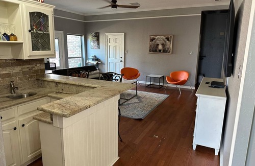 Bedford Casa | Quaint/QUIET NEIGHBORHOOD- 5 bedroom home with gardens, pool/hot tub.