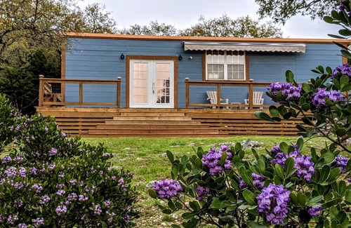 Pipe Creek Cabina | Pintoresco Tiny House Bed & Breakfast con hermosa vista del país de Texas Hill!