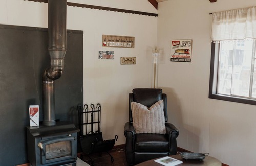 Coffee Creek Complejo | Quaint Silvertip Cabin on Coffee Creek in Trinity Alps