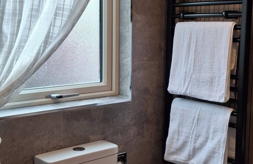 Clarinbridge Apartamento | Quaint studio in Galway, Clarinbridge for a peaceful getaway