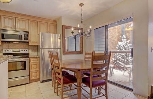 Historic District Condominio | Quaint Studio in Heart of Breck Steps to Snowy Fun by RedAwning