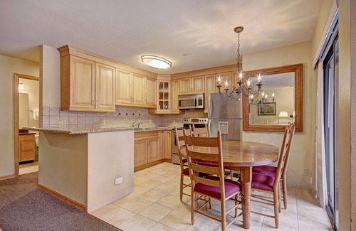 Historic District Condominio | Quaint Studio in Heart of Breck Steps to Snowy Fun by RedAwning