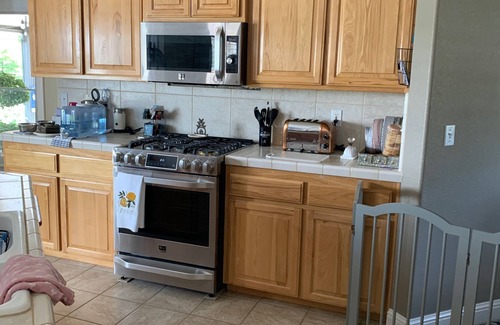 Redding Casa | Quaintly King Hideaway Close to Bethel Private Room only in House