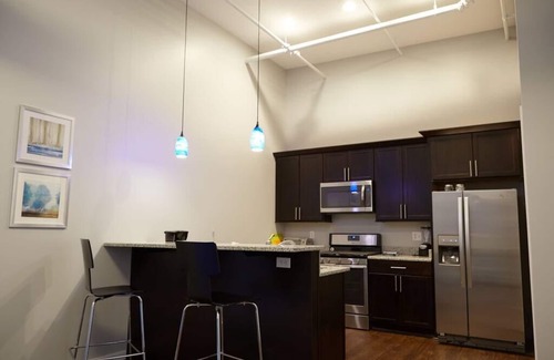 Quality Hill Apartamento | 1 HABITACIÓN LOFT RECIENTEMENTE RENOVADO EN EL CENTRO DE LA CIUDAD DE KANSAS EN EDIFICIO HISTÓRICO