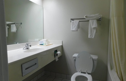 Thomasville Hotel | Quality Inn And Suites