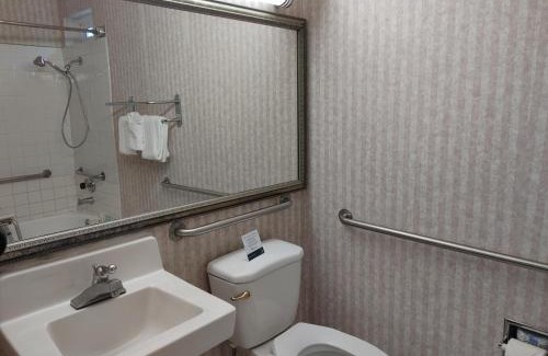 Burbank Hotel | Quality Inn Burbank Airport