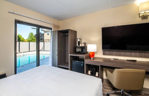 Chatham-Kent Hotel | Quality Inn