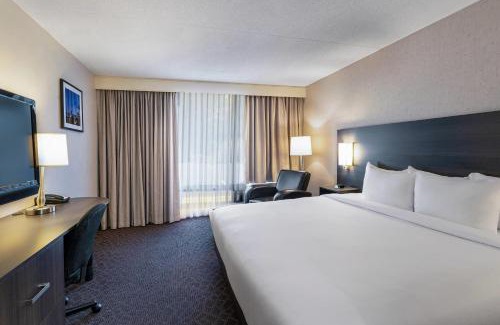 Kingston Hotel | Quality Inn & Conference Centre Kingston Central