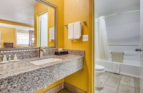 Tillmans Corner Hotel | Quality Inn Mobile West Tillmans Corner